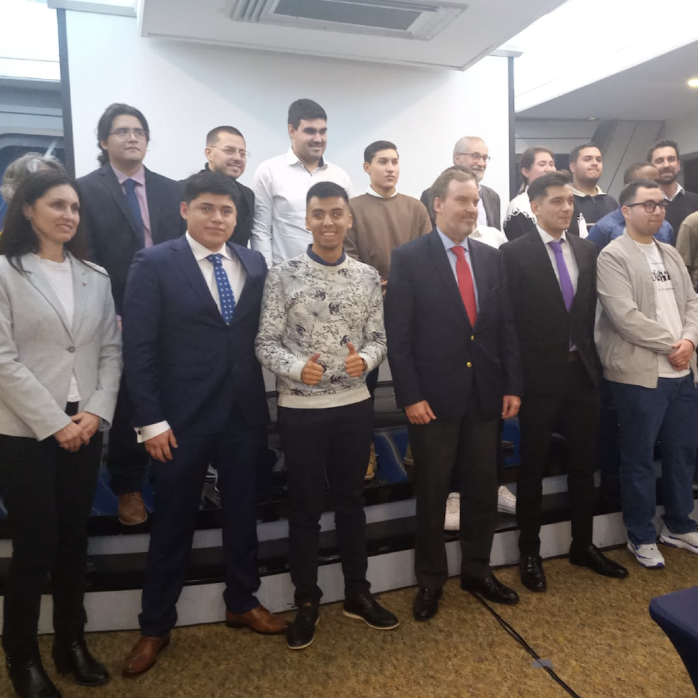 Nuevo grupo de egresados de Liceos Sofofa irán a trabajar a Alemania